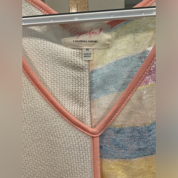 NWT Sugarfox Women’s Tank With Raised Stitching and Color block Size Medium - Picture 2 of 4